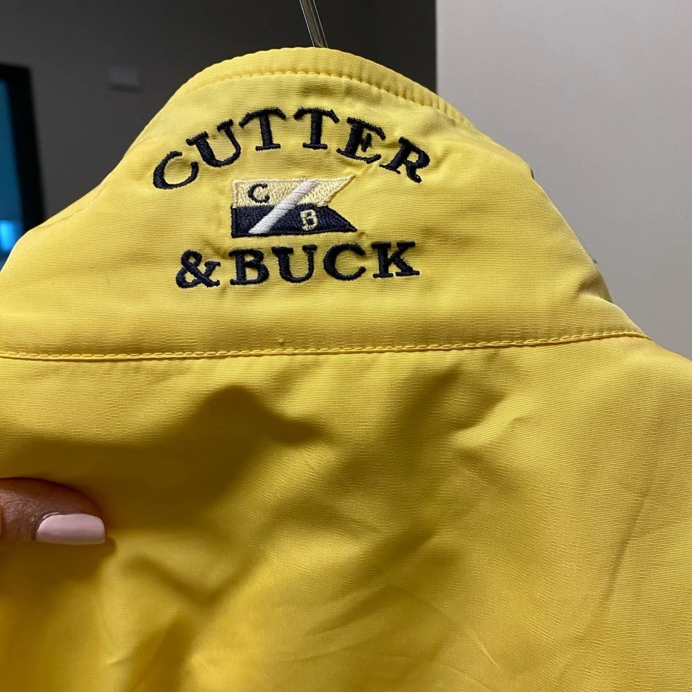 Ladies Cutter and Buck golf shirt and vest. Large. - Picture 5 of 9